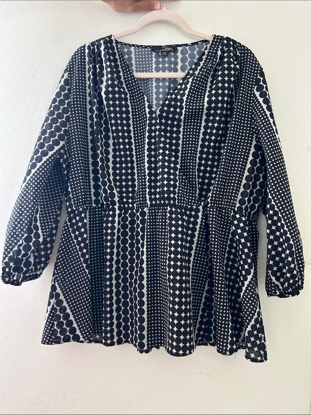 Suzanne Betro Black and White Geometric Peplum Tunic